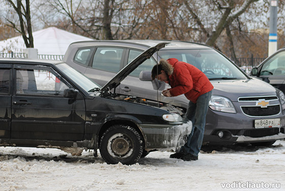 Как правильно заводить машину в мороз